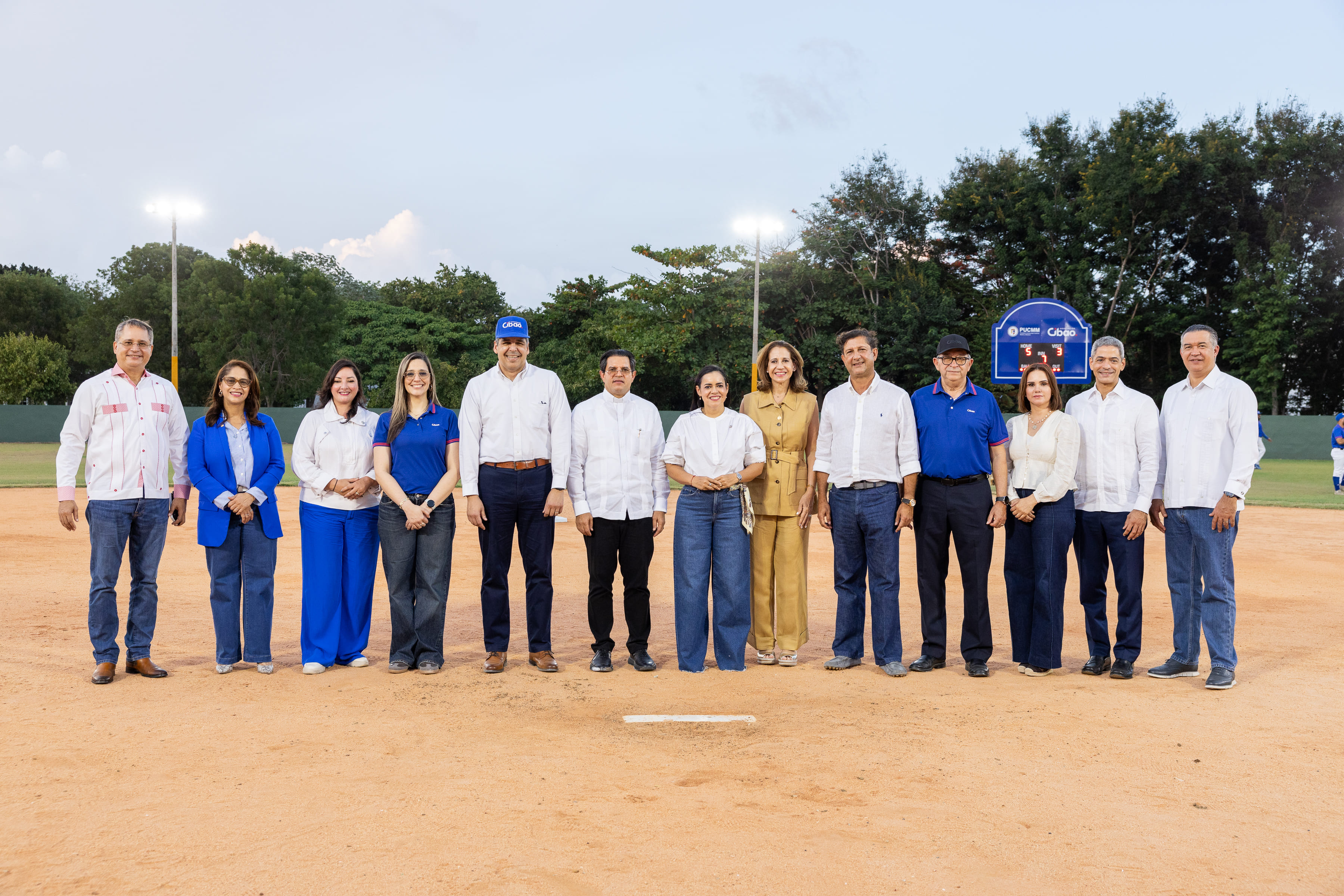 PUCMM y Asociación Cibao entregan renovado estadio de sóftbol